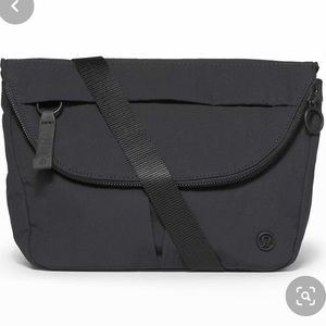 2020 5L Lululemon Festival Bag
